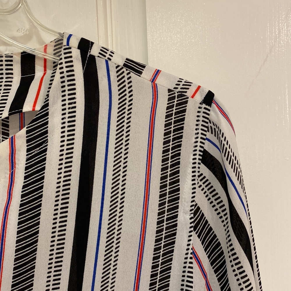 Blouse - Picture 2 of 8